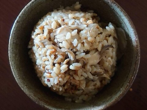 もち麦入り！サバ缶と舞茸の炊き込みご飯